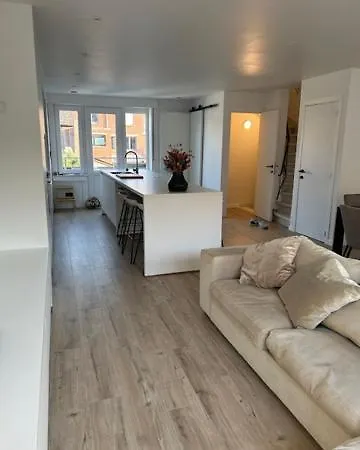 Hébergement de vacances Maison Lymoen, Gezellige Gloednieuwe Woning Aan Zee